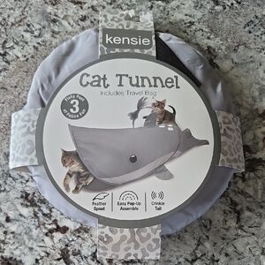 Kensie Silver Cat Tunnel with Feather Spout